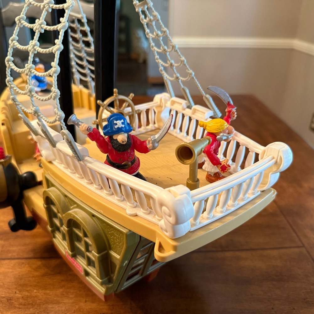 Fisher Price Great Adventures Pirate Ship Playset with 6 Figures and Cannon 1994 - Picture 4 of 15